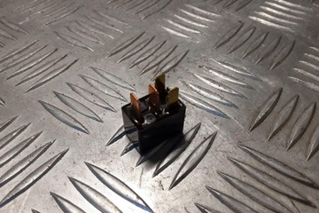 RELÉ MITSUBISHI OUTLANDER III (GG_W GF_W ZJ) 8627A030 2.0L 2019