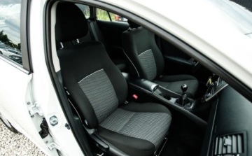 Toyota Avensis III Wagon Facelifting 1.8 Valvematic 147KM 2014 Toyota Avensis 1.8 benzyna 147KM LIFT po serwisie bezwypadkowy 1.8 Benzyna, zdjęcie 34