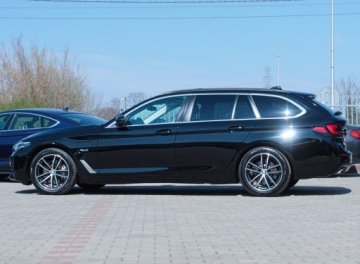 BMW Seria 5 G30-G31 Touring Plug-In 2.0 530e 292KM 2022 BMW 530e 292ps Panorama Hak ACC 4xKlima HiFi 18” Webasto Kamera Sam Parkuje, zdjęcie 4