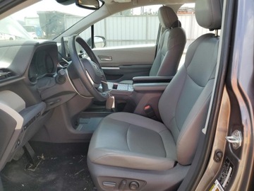 Toyota Sienna III 2021 Toyota Sienna XLE 2021 2.5l 2.5 Hybryda 245KM, zdjęcie 7
