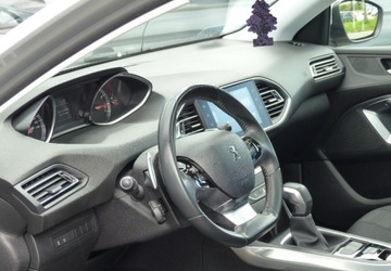 Peugeot 308 II SW 1.2 PureTech 130KM 2014 Peugeot 308 II SW 1.2 PureTech 130KM Salon Polska Automat 1.2 Benzyna 130KM, zdjęcie 2