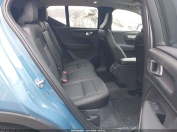 Volvo XC40 2024 Volvo XC 40 2024 r., 2,0L B5 ULTIMATE DARK THEME 2.0 Benzyna 247KM, zdjęcie 10