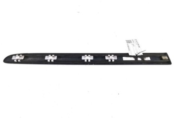 LIŠTA PRAVÝCH BOČNÍCH DVEŘE MERCEDES-BENZ E (W211) A2116901262 2.1L