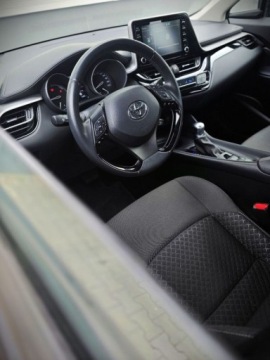 Toyota C-HR I Crossover Facelifting 1.8 Hybrid 122KM 2023 Toyota C-HR Toyota C-HR 1.8 Hybrid Comfort FV23 Gwarancja Salon PL, zdjęcie 25