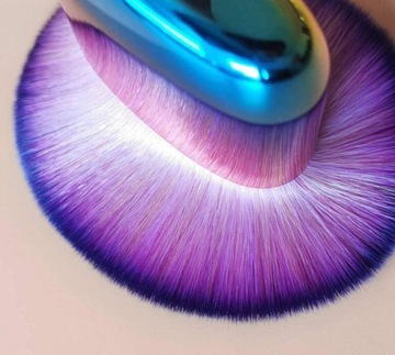 КИСТИ ДЛЯ МАКИЯЖА ЛИЦА ДЛЯ ПУРДЫ, РУМЯН, БРОНЗЕРА, ТОНАЛЬНОГО МАТЕРИАЛА кисти 3 шт.