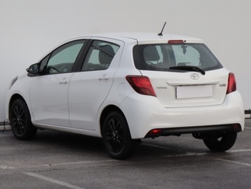 Toyota Yaris III Hatchback 5d Facelifting 1.33 Dual VVT-i 99KM 2015 Toyota Yaris 1.33 Dual VVT-i, Salon Polska, zdjęcie 3