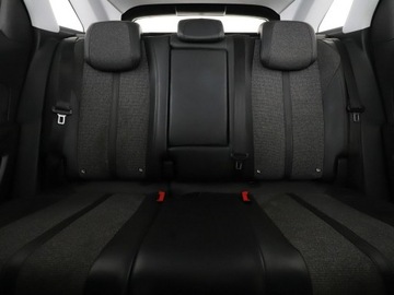 Peugeot 3008 II Crossover 1.2 PureTech 130KM 2017 Peugeot 3008 Navi Klimatyzacja Czujniki parkowania, zdjęcie 17
