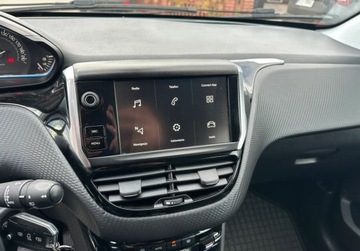 Peugeot 2008 I SUV Facelifting 1.2 PureTech 130KM 2019 Peugeot 2008 1.2 benz. 131KM Gwarancja Zamiana Zarejestrowany 1.2 Benzyna, zdjęcie 12