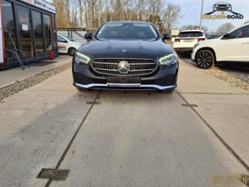Mercedes Klasa E W213 Limuzyna Facelifting 2.0 E220d 194KM 2021 Mercedes-Benz Klasa E E220 d 194KM panorama navi digital lift alu skora gr, zdjęcie 2