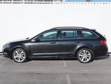 Skoda Octavia III Liftback Facelifting 2.0 TDI 150KM 2018 Skoda Octavia 2.0 TDI, Salon Polska, zdjęcie 2