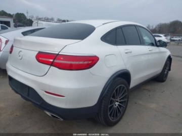 Mercedes GLC C253 2017 Mercedes-Benz GLC 2017 MERCEDES-BENZ GLC 300 COUPE 4MATIC 2.0 Benzyna 241KM, zdjęcie 4