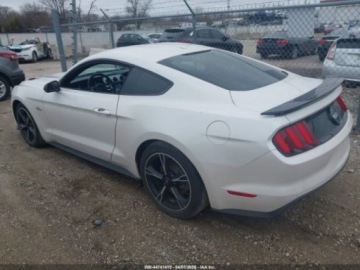 Ford Mustang VI 2017 Ford Mustang GT Premium 2017 5.0 Benzyna 435KM, zdjęcie 2