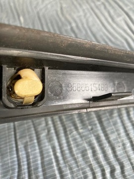 НАКЛАДКА ПЕРЕДНЕГО ОКНА ПРАВАЯ PEUGEOT 508 I LIFT KDMD 9686615480