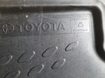 HMOTA KUFRU TOYOTA C-HR 1.8 H ORIGINÁLNÍ