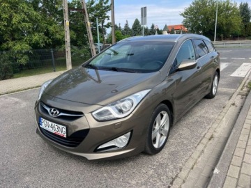 Hyundai i40 Kombi 1.7 CRDi HIGH 136KM 2015 Hyundai i40 LEDY XENON NAWIGACJA PARKTRONIC KAMERA GRZANE FOTELE TEMPOMAT