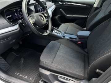 Skoda Octavia IV Liftback 2.0 TSI 190KM 2022 Skoda Octavia 2.0TSI 190KM Style DSG l LED Matrix,, zdjęcie 10