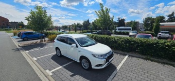 Mitsubishi Outlander III 2019 Mitsubishi Outlander 2.4 Plug-In 224 Km Klima Kamera Cofania Niski Przebieg, zdjęcie 26