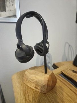 Деревянная дубовая подставка, крючок для наушников.