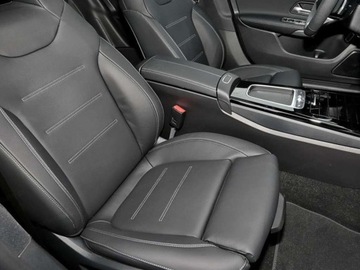 Mercedes CLA C118/X118 Coupe Facelifting 2.0 220 190KM 2025 220 4-Matic AMG Line Sedan 2.0 (190KM) 2025, zdjęcie 4