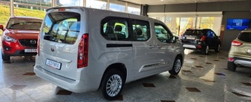 Toyota 2022 Toyota Proace City Verso Polski salon 130KM Long 7foteli Perfekcyjny stan, zdjęcie 15