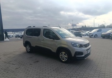 Peugeot Rifter Standard 1.2 PureTech 130KM 2021 Peugeot Rifter Pierwszy wlasciciel. Salon Polska 1.2 Benzyna 131KM, zdjęcie 9