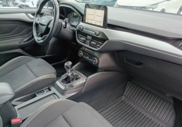 Ford Focus IV Hatchback 1.5 EcoBlue 120KM 2019 Ford Focus 1.5 EcoBlue Titanium 1.5 Diesel 120KM, zdjęcie 14