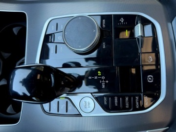 BMW X5 G05 SUV Plug-In 3.0 45e 394KM 2023 BMW X5 M SPORT head UP nawi EL.KLAPA grzane fotele, zdjęcie 29