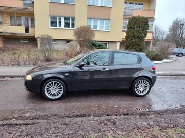 Alfa Romeo 147 Hatchback 1.6 i 16V T.Spark 120KM 2006 Alfa Romeo 147 Alfa Romeo 147 1,6 benzyna Zamiana 1.6 Benzyna 120KM, zdjęcie 13