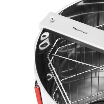 Ручная медогонка на 4 рамки.