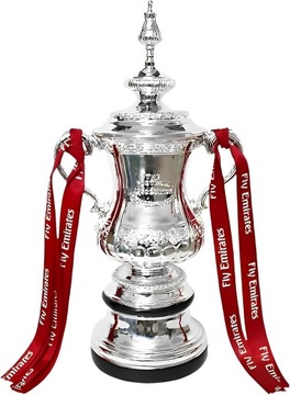Replika trofeów Fa Cup z zwyci?sk? wst??k? Mistrzów ligi pi?karskiej