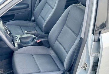 Audi A4 B6 Sedan 2.0 20V 131KM 2001 Audi A4 Limousine 2.0 Benzyna 2.0 Benzyna 130KM, zdjęcie 16