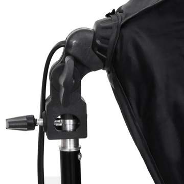 Фотостудия с лампами и фоном