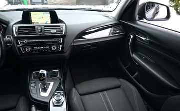 BMW Seria 1 F20-F21 Hatchback 5d Facelifting 2015 118d 150KM 2016 BMW Seria 1 2,0D 150 KM SPORT-LINE Full Led Nawigacja Klimatronik 2.0 150KM, zdjęcie 19