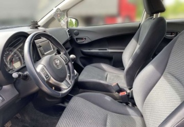 Toyota Verso-S 1.33 Dual VVT-i 99KM 2011 Toyota Verso S 1.33 Premium Salon PL Bezwypadkowy Toyota Mikolajczak Le, zdjęcie 13
