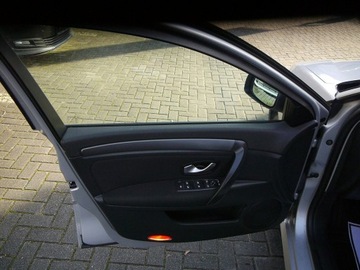 Renault Laguna III Hatchback 2.0 16v 140KM 2009 Renault Laguna 2.0 Stan b.dobry Gwarancja 12mcy, zdjęcie 30