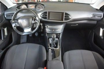 Peugeot 308 II Hatchback 5d 1.2 PureTech 110KM 2016 Peugeot 308 1.2 nawigacja led bezwypadkowy climatr, zdjęcie 9