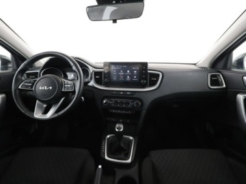 Kia Ceed III Hatchback Facelifting  1.0 T-GDI 120KM 2022 Kia Cee'd Kamera, Aut.klima, Navi, Bluetooth, zdjęcie 14