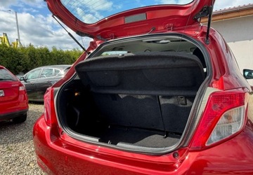 Toyota Yaris III Hatchback 5d 1.33 Dual VVT-i 99KM 2013 Toyota Yaris samochod krajowy 1.3 Benzyna 99KM, zdjęcie 8