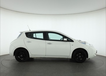 Nissan Leaf I Hatchback 5d Facelifting Elektryczny 109KM 2017 Nissan Leaf 30 kWh, SoH 76%, Salon Polska, zdjęcie 5
