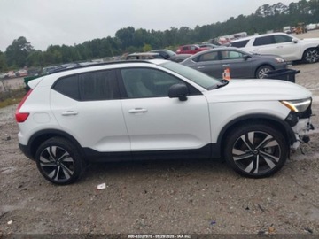 Volvo XC40 2024 Volvo XC 40 B5 Plus Dark Theme 2024 2.0l 2.0 Benzyna 247KM, zdjęcie 6