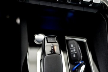 Peugeot 3008 II Crossover Facelifting  1.6 PureTech 180KM 2022 Peugeot 3008 GT LINE kamera skóra NAWI grip, zdjęcie 28