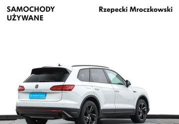 Volkswagen Touareg III SUV 3.0 V6 SCR TDI 231KM 2022 Volkswagen Touareg 3.0 TDI 231KM Tiptronic, Reflektory LED Matrix, Kamera, zdjęcie 4