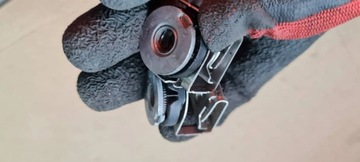 Q3 83A регулировочный винт спереди 4G8806305