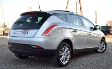 Lancia Delta III Hatchback 1.6 MultiJet 120KM 2010 Lancia Delta Alusy skora i alcantara idealny 1.6 Diesel 120KM, zdjęcie 9