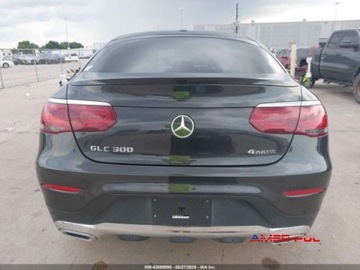 Mercedes GLC C254/X254 2023 Mercedes-Benz GLC 2023 r., 2,0L GLC 300 COUPE 4MATIC 2.0 Benzyna 255KM, zdjęcie 4