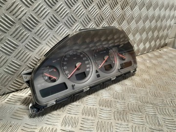 VOLVO V70 СЧЕТЧИК СПИДОМЕТРА