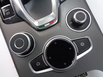 ЦЕНТРАЛЬНАЯ ТУННЕЛЬНАЯ ПАНЕЛЬ ALFA ROMEO GIULIA 2016-