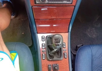 Mercedes Klasa E W210 Sedan 2.9 Turbo-D 129KM 1999 Mercedes-Benz Klasa E Mercedes-Benz Klasa E 290 T TD Classic 2.9 Diesel, zdjęcie 18