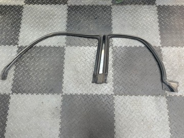 Subaru Impreza II GD Sedan Uszczelka Drzwi Szyb Listwa Lewa