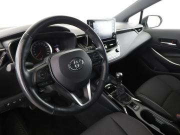 Toyota Corolla XII Hatchback 1.2 Turbo D-4T 116KM 2019 Toyota Corolla klima auto LED kamera, zdjęcie 13